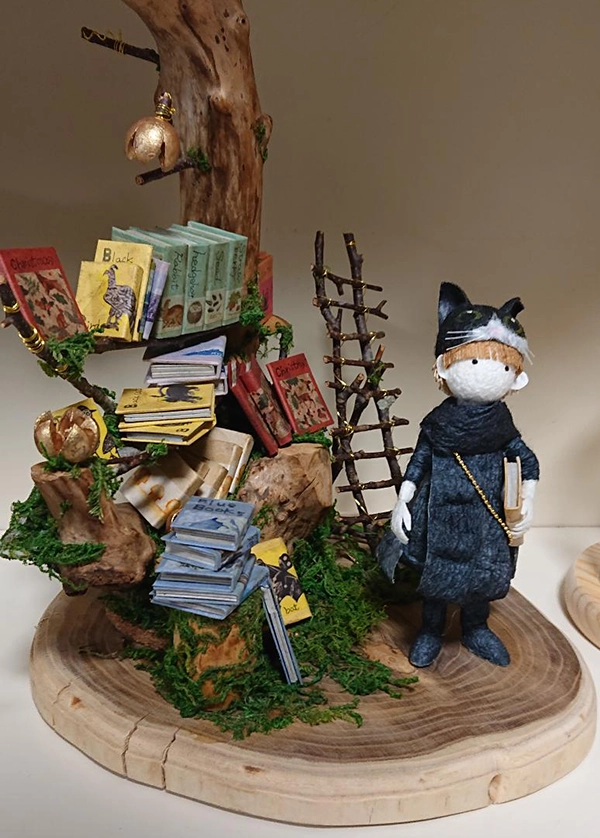 まゆ人形工房「風屋」作品展の様子1